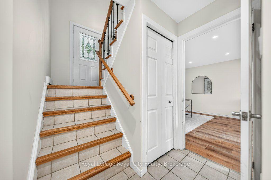 Photo 27 of 18 Springdale Boulevard, Guelph, Willow West/Sugarbush/West Acres — HOMEH