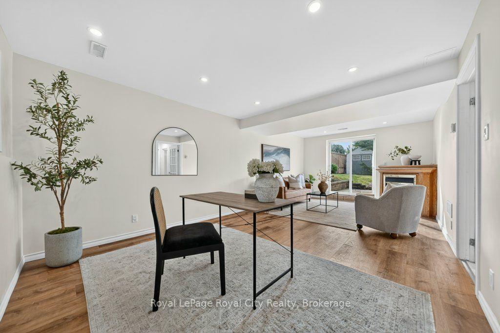 Photo 29 of 18 Springdale Boulevard, Guelph, Willow West/Sugarbush/West Acres — HOMEH