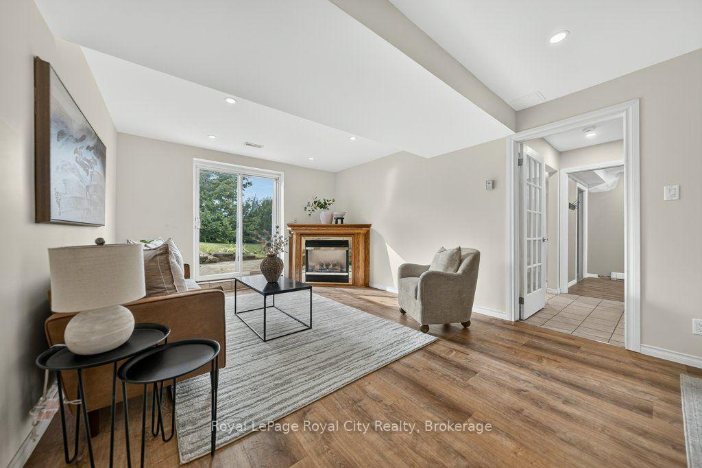 Photo 31 of 18 Springdale Boulevard, Guelph, Willow West/Sugarbush/West Acres — HOMEH