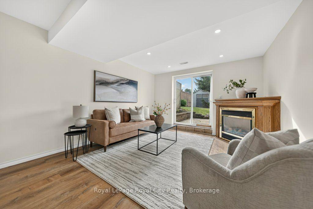 Photo 32 of 18 Springdale Boulevard, Guelph, Willow West/Sugarbush/West Acres — HOMEH