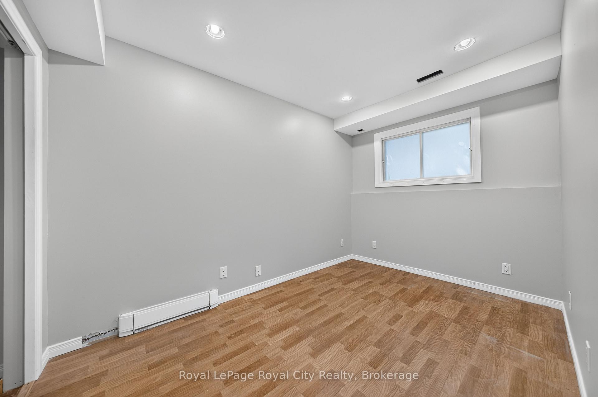Photo 34 of 18 Springdale Boulevard, Guelph, Willow West/Sugarbush/West Acres — HOMEH