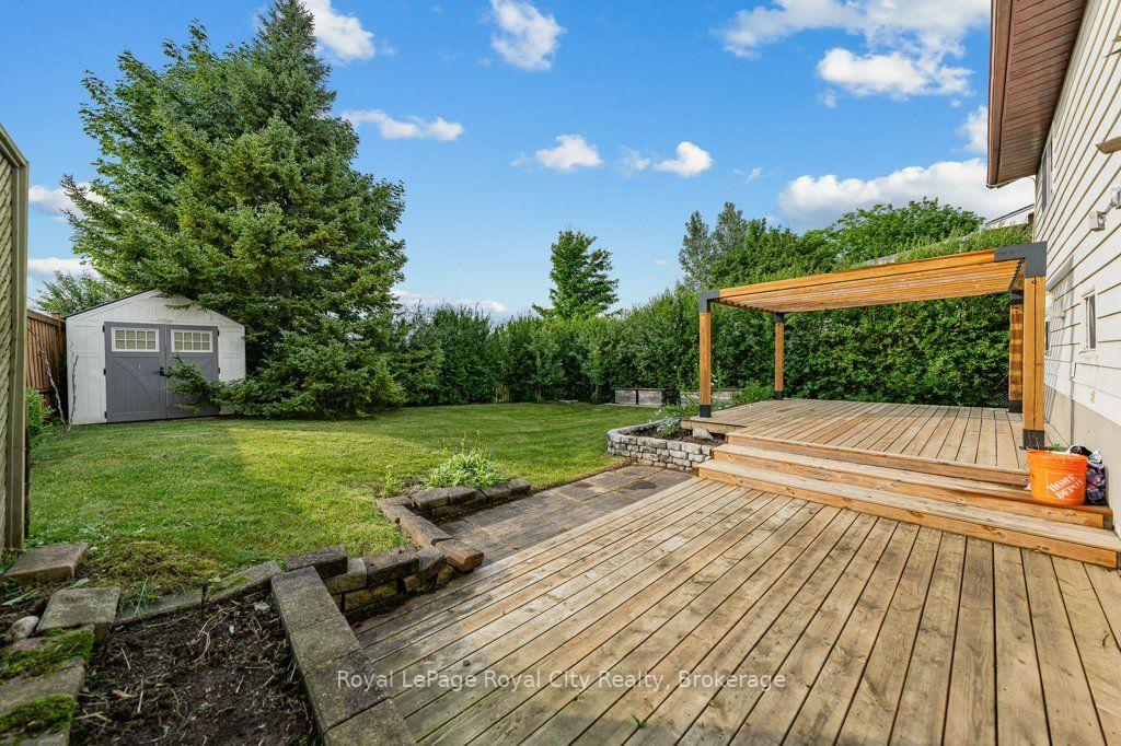 Photo 38 of 18 Springdale Boulevard, Guelph, Willow West/Sugarbush/West Acres — HOMEH