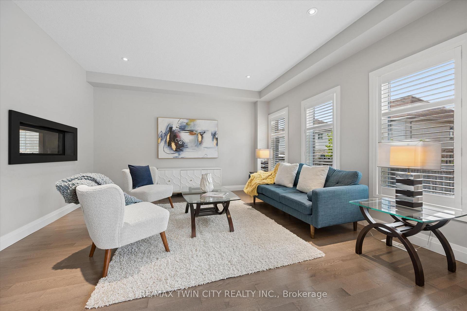 Photo 11 of 606 Pinery Trail, Waterloo, Conservation Meadows — HOMEH