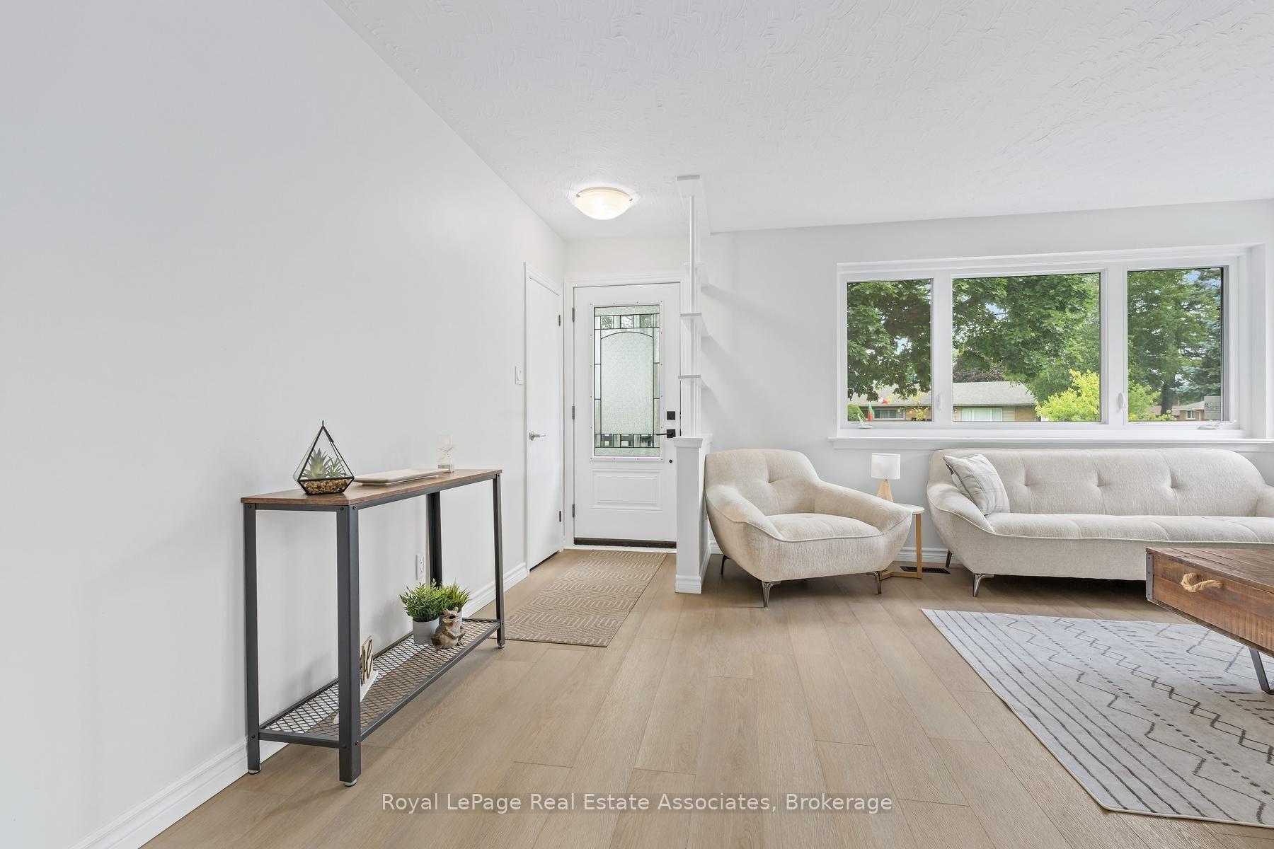 Photo 3 of 90 Longfield Road, Halton Hills, Acton — HOMEH