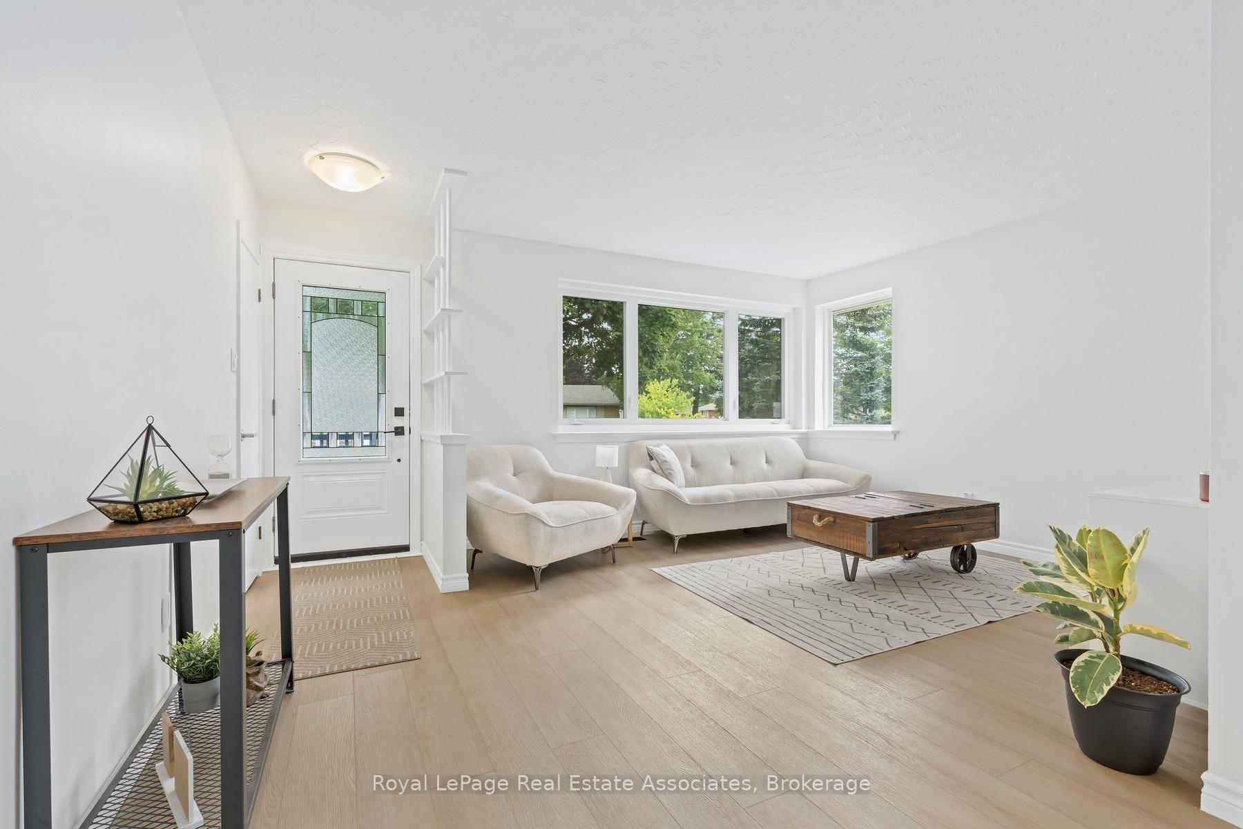 Photo 4 of 90 Longfield Road, Halton Hills, Acton — HOMEH