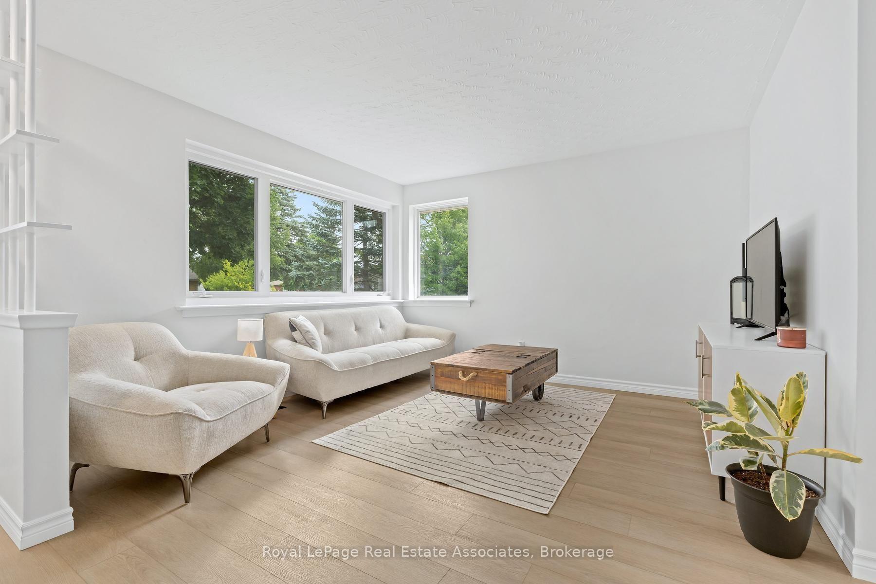 Photo 5 of 90 Longfield Road, Halton Hills, Acton — HOMEH