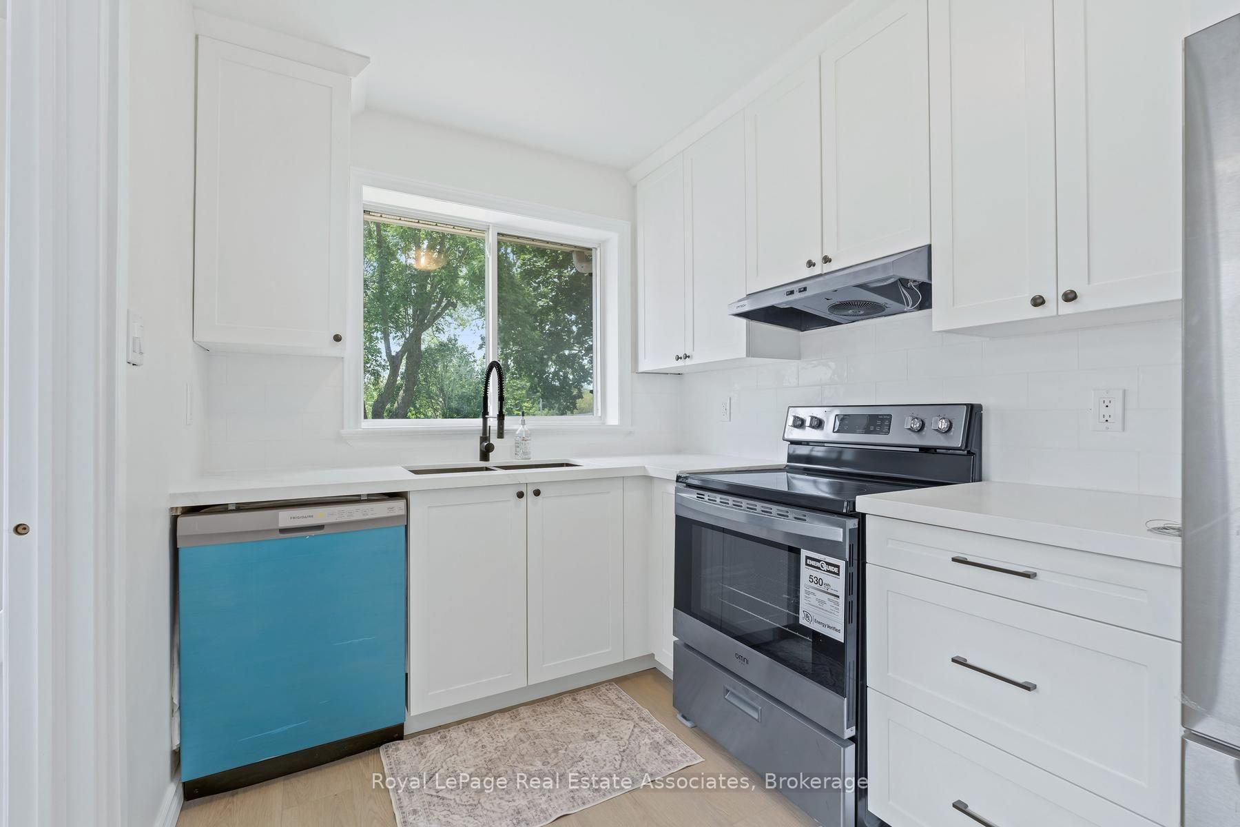 Photo 10 of 90 Longfield Road, Halton Hills, Acton — HOMEH