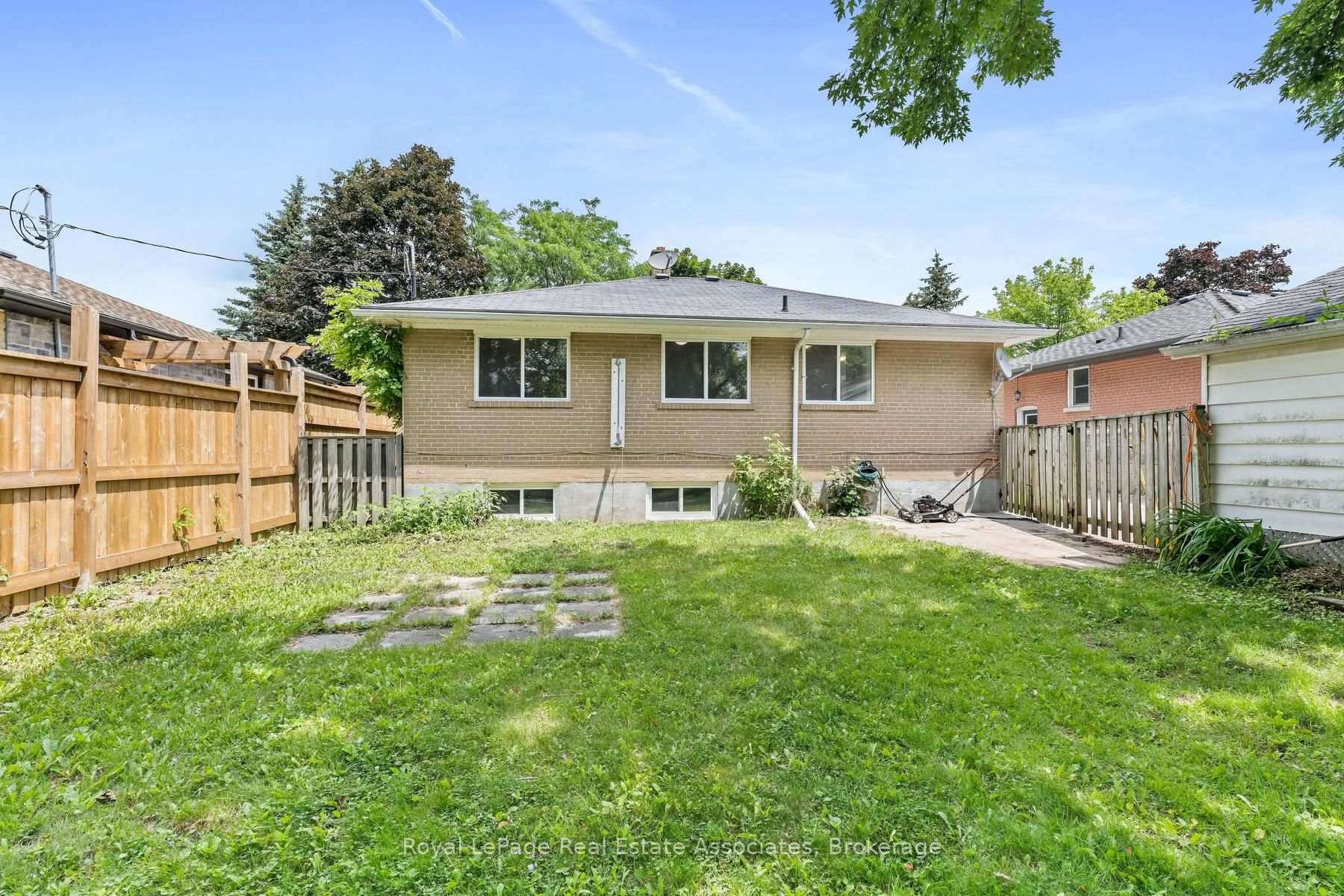 Photo 29 of 90 Longfield Road, Halton Hills, Acton — HOMEH