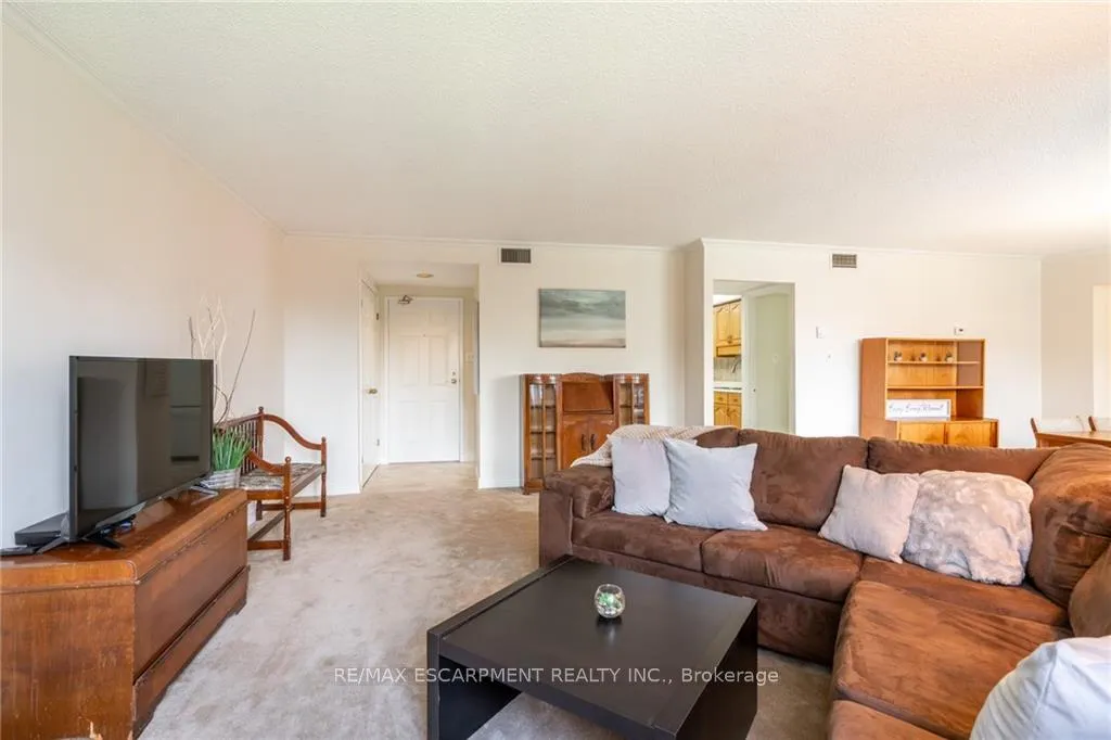 Photo 4 of Unit 305, 150 Wilson Street W, Hamilton, Ancaster — HOMEH