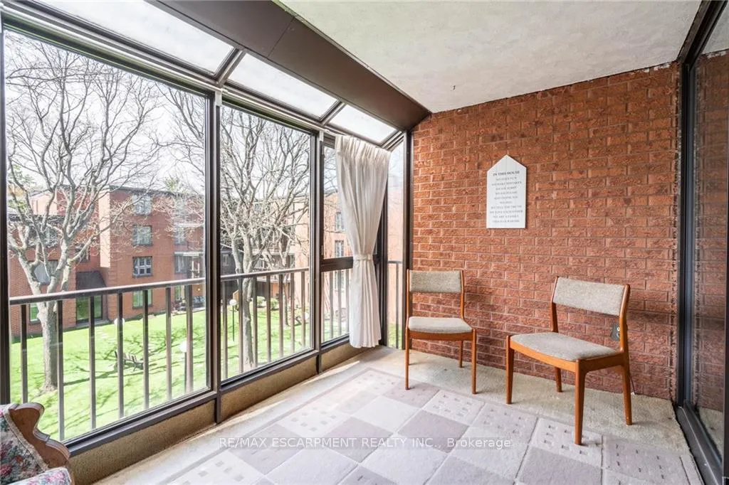 Photo 11 of Unit 305, 150 Wilson Street W, Hamilton, Ancaster — HOMEH