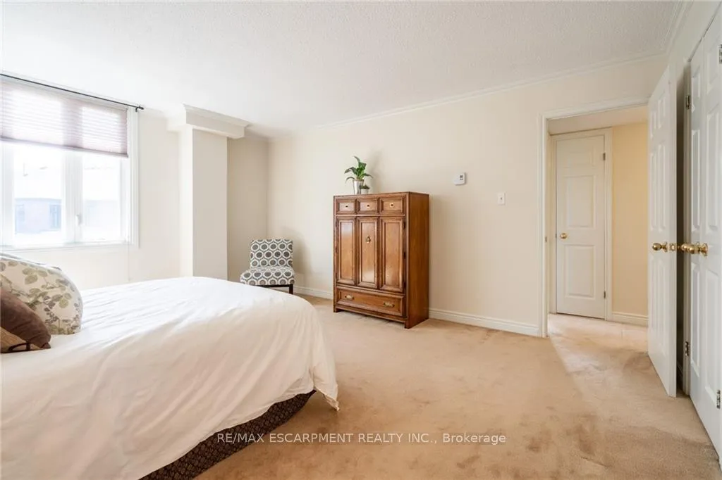 Photo 15 of Unit 305, 150 Wilson Street W, Hamilton, Ancaster — HOMEH