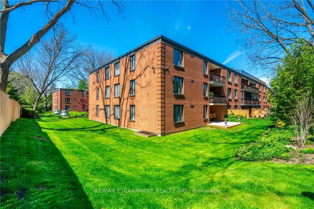 Photo 23 of Unit 305, 150 Wilson Street W, Hamilton, Ancaster — HOMEH