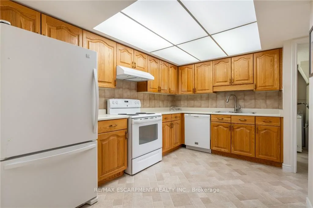 Photo 25 of Unit 305, 150 Wilson Street W, Hamilton, Ancaster — HOMEH