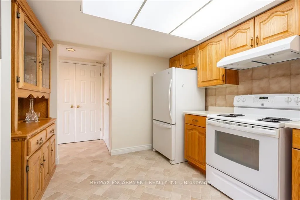 Photo 28 of Unit 305, 150 Wilson Street W, Hamilton, Ancaster — HOMEH