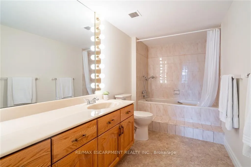 Photo 31 of Unit 305, 150 Wilson Street W, Hamilton, Ancaster — HOMEH