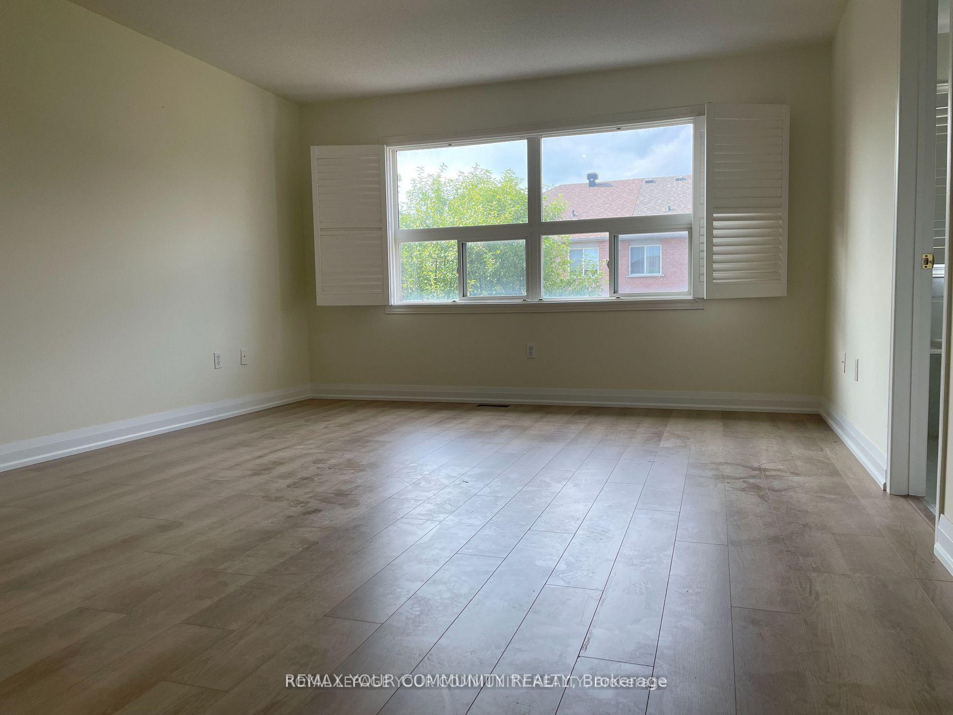 Photo 4 of 93 Starr Crescent, Aurora, Bayview Northeast — HOMEH
