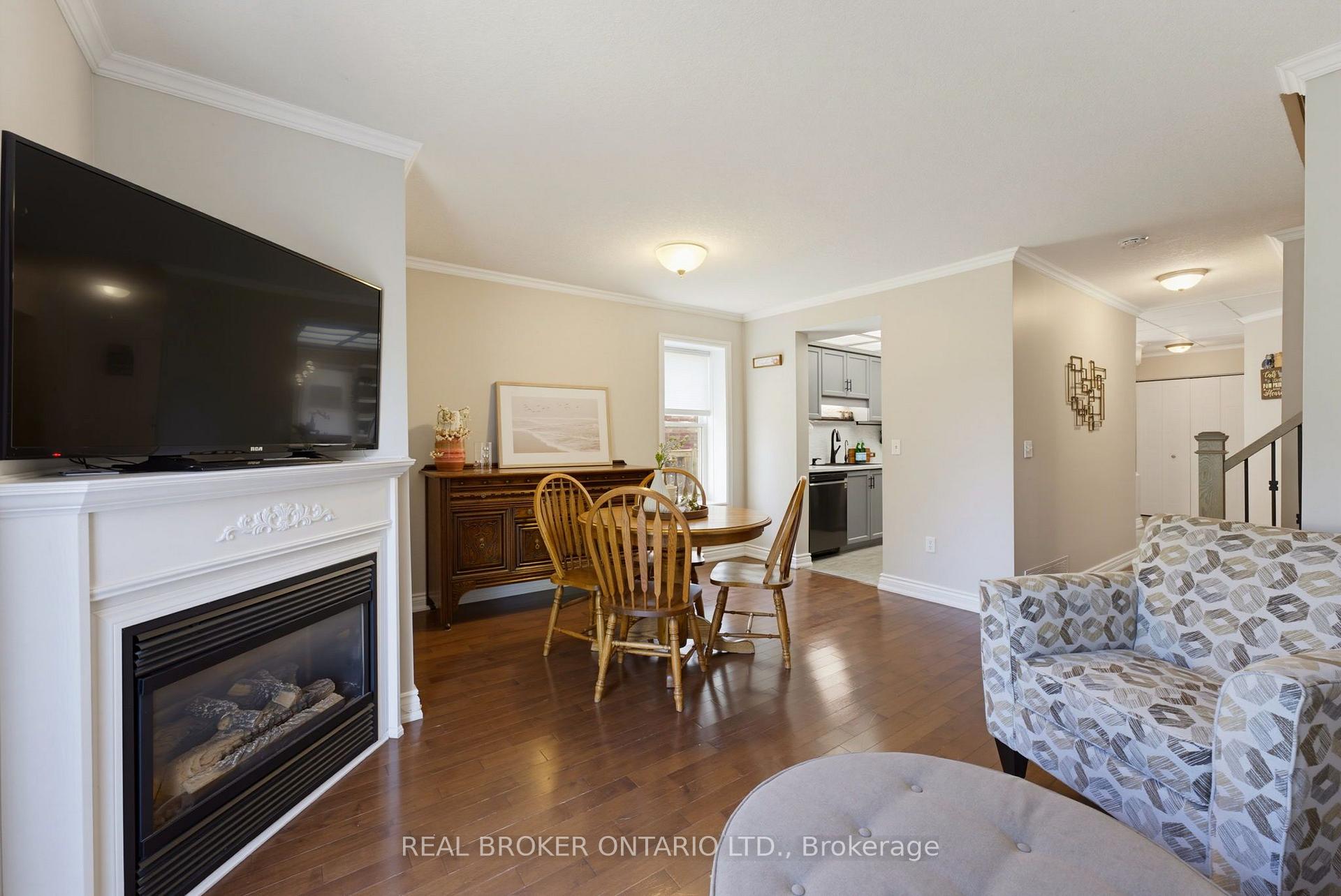 Photo 12 of 520 Mayflower Street, Waterloo, Lexington — HOMEH