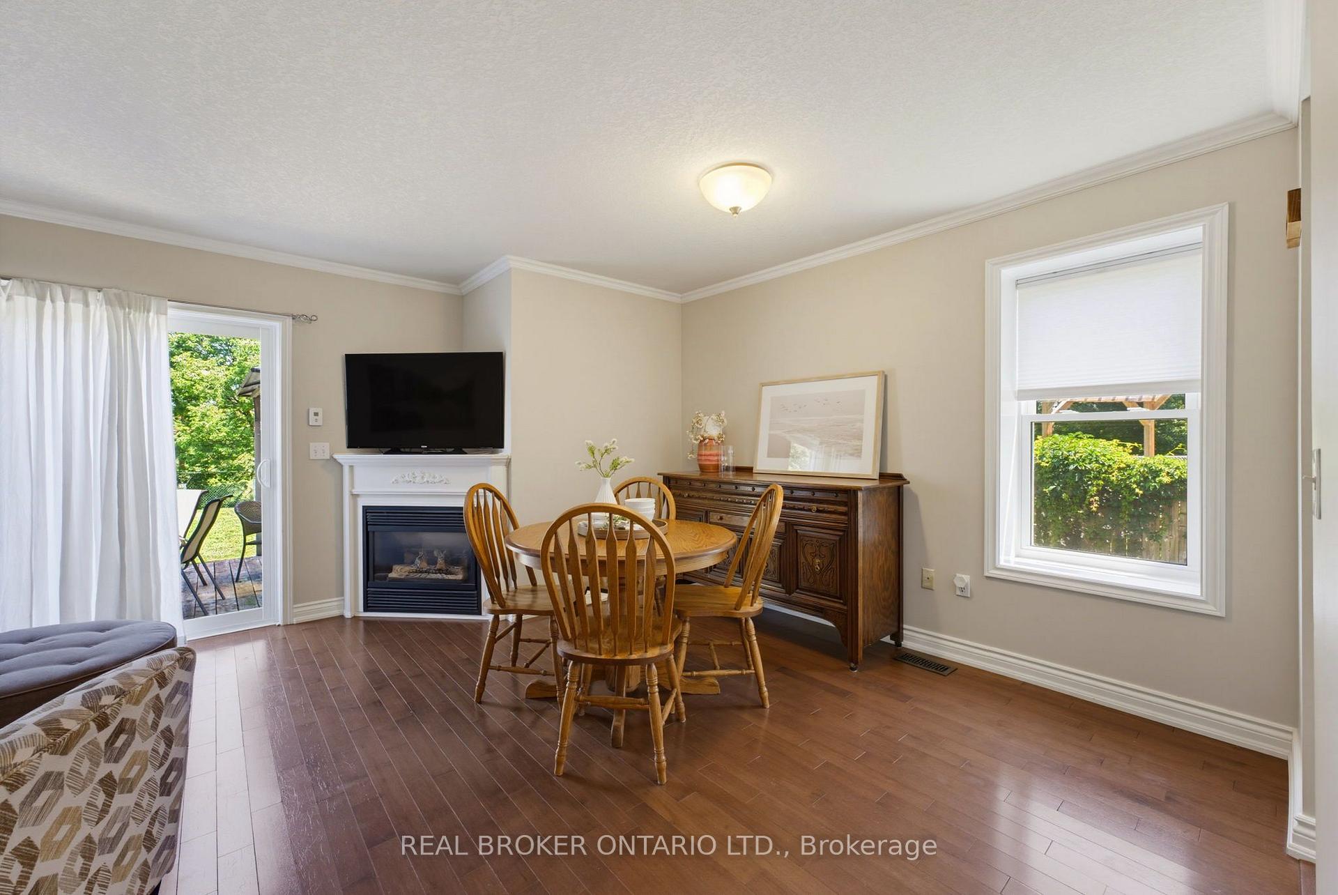 Photo 13 of 520 Mayflower Street, Waterloo, Lexington — HOMEH