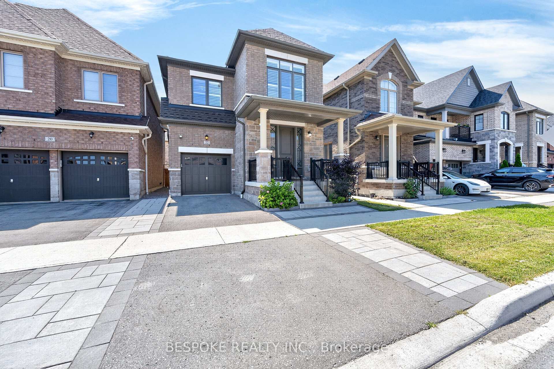 Photo 4 of 22 Swordfish Drive, Whitby, Lynde Creek — HOMEH