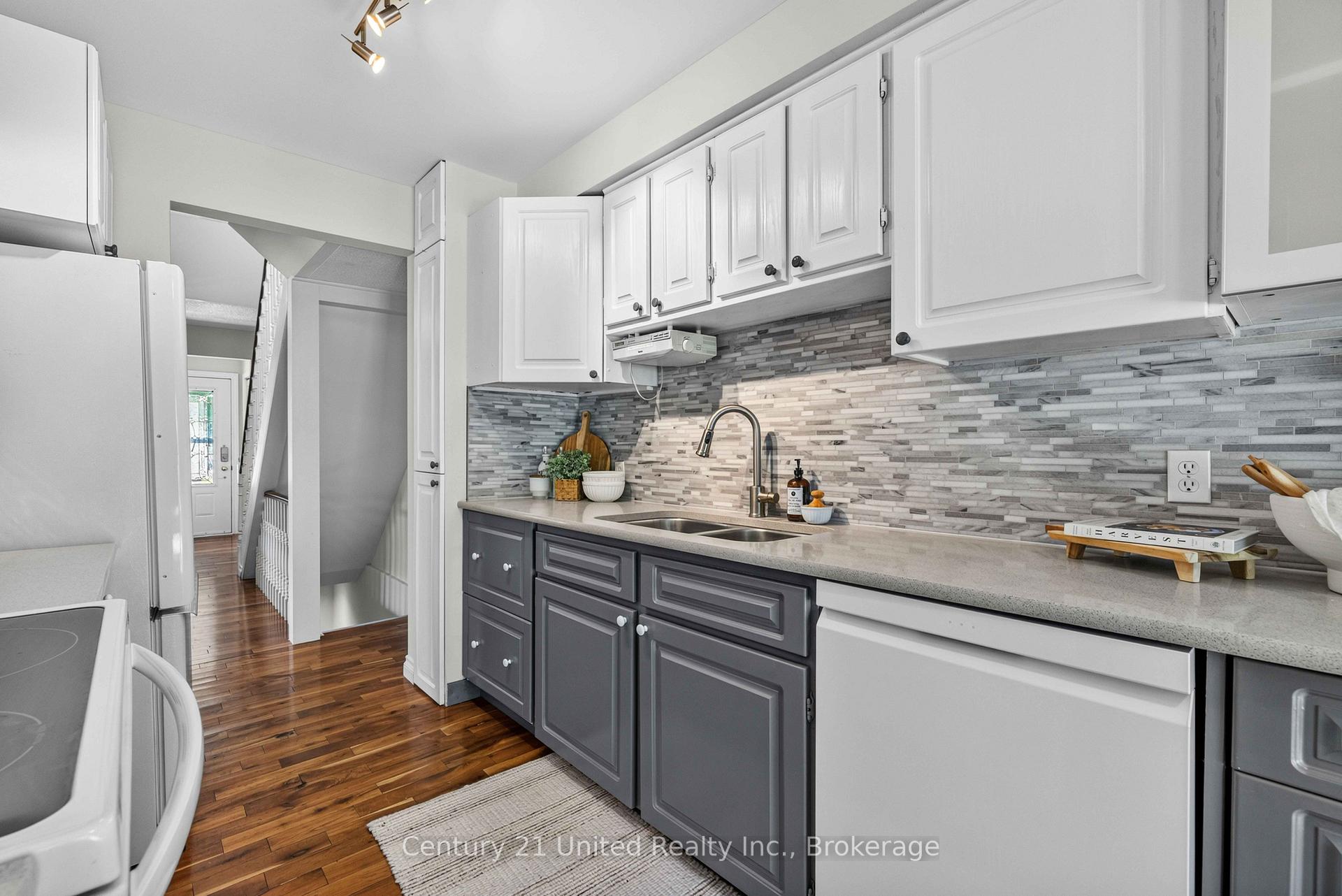 Photo 8 of 518 Reynolds Street, Whitby, Downtown Whitby — HOMEH