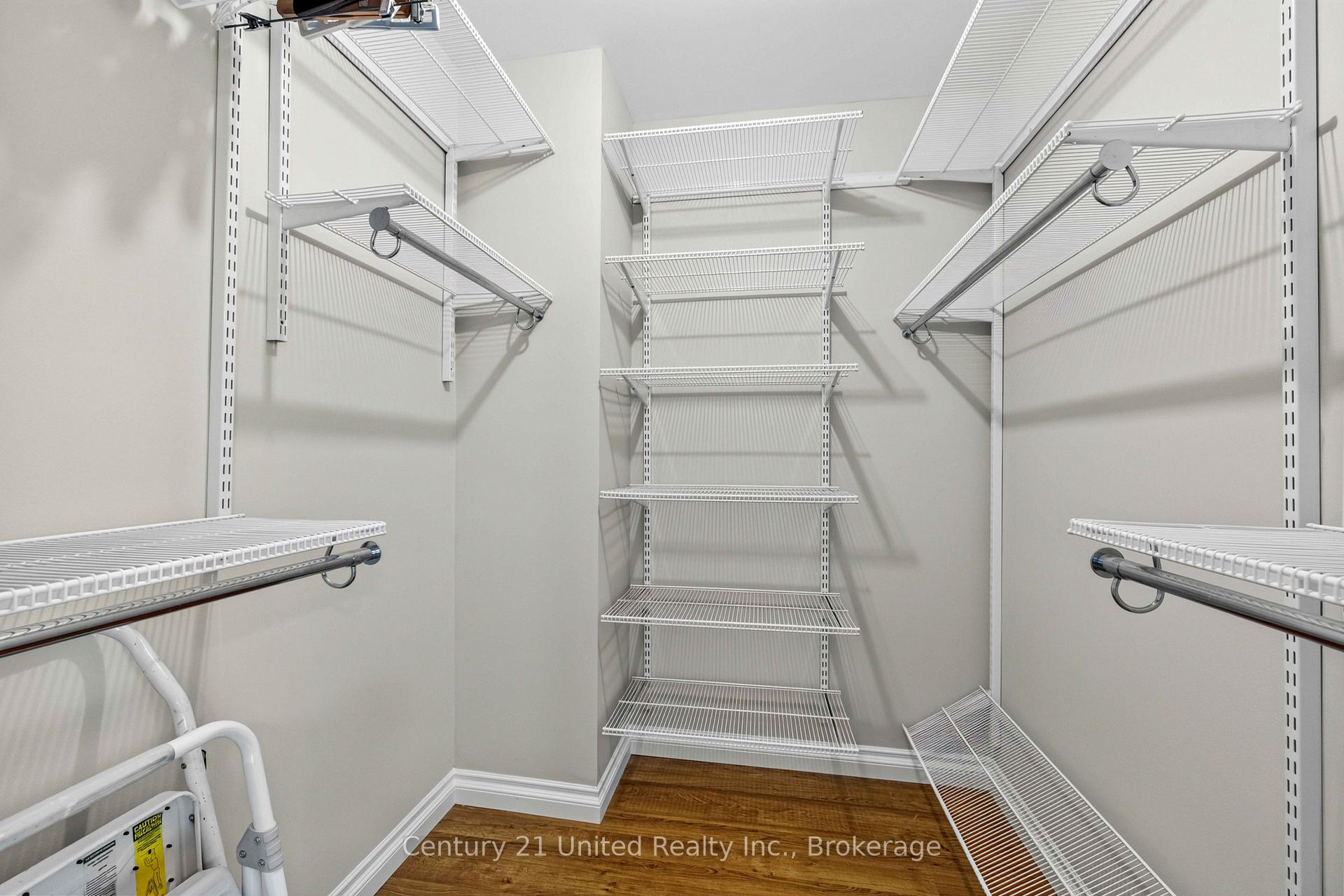 Photo 20 of 518 Reynolds Street, Whitby, Downtown Whitby — HOMEH