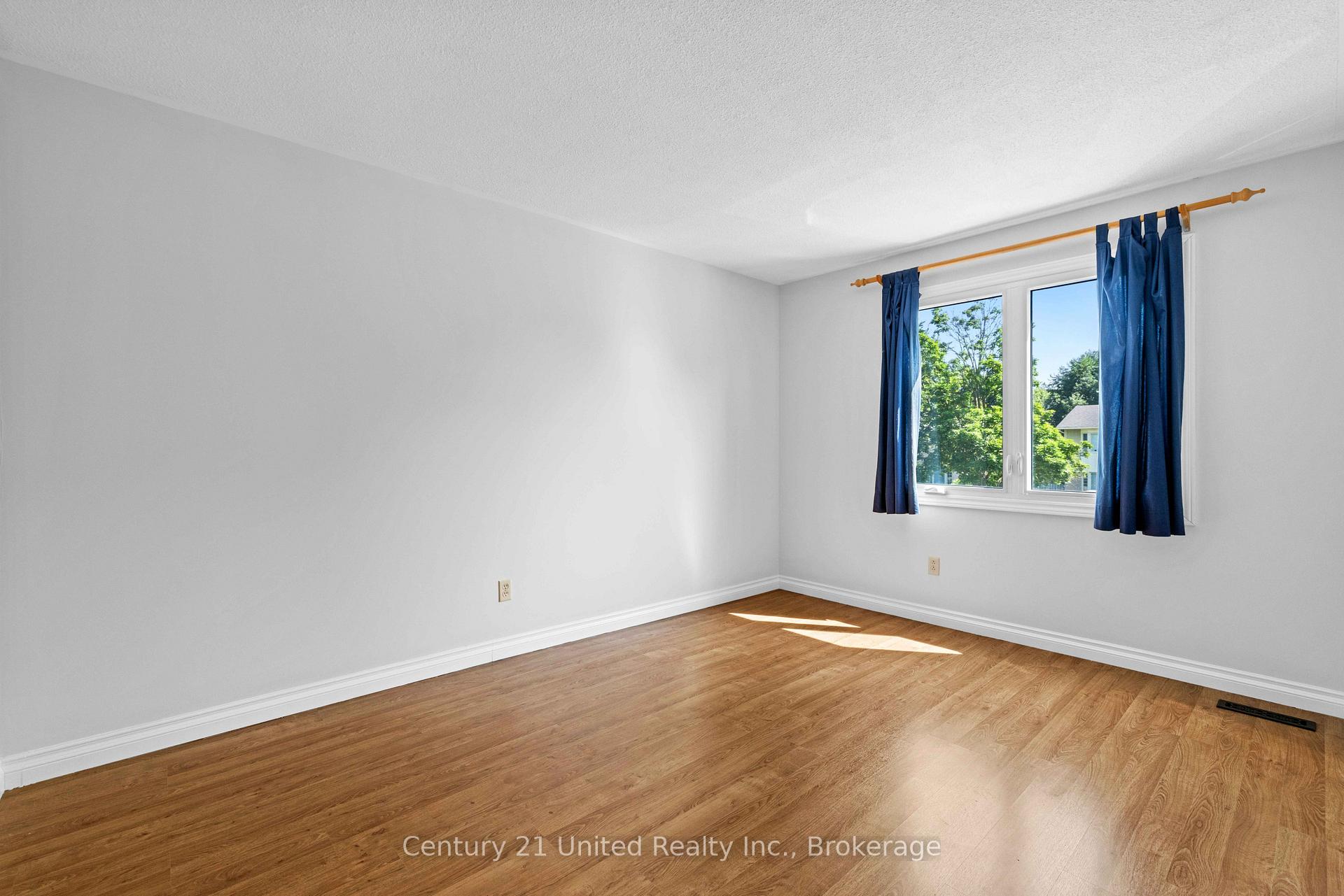 Photo 23 of 518 Reynolds Street, Whitby, Downtown Whitby — HOMEH
