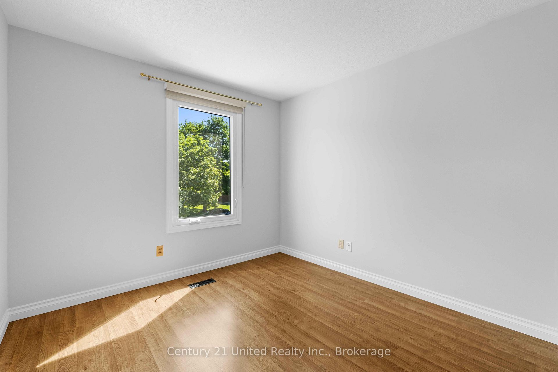 Photo 25 of 518 Reynolds Street, Whitby, Downtown Whitby — HOMEH