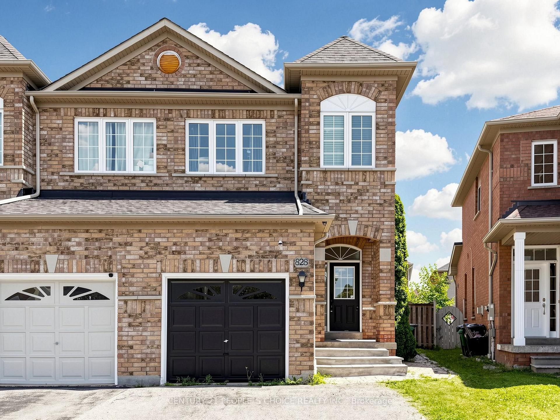 Photo 5 of 828 Khan Crescent, Mississauga, East Credit — HOMEH
