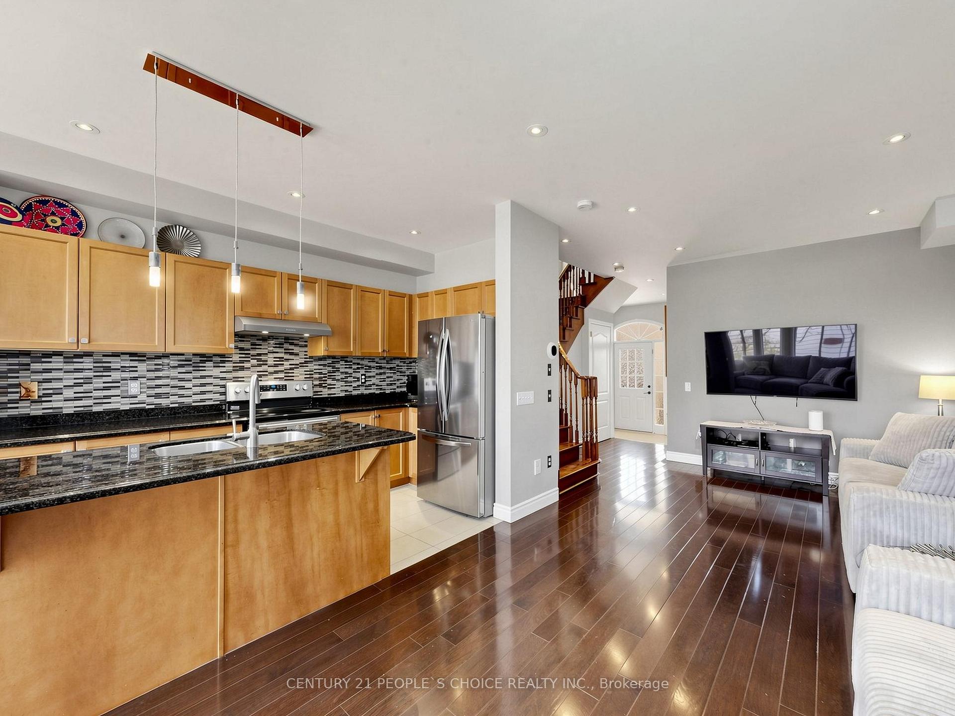 Photo 12 of 828 Khan Crescent, Mississauga, East Credit — HOMEH