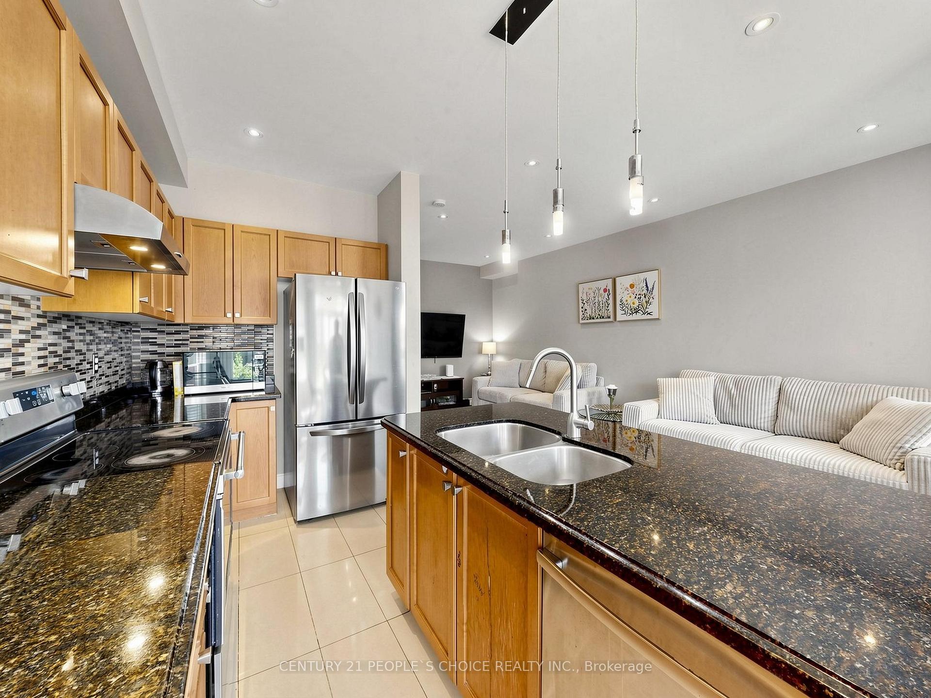 Photo 15 of 828 Khan Crescent, Mississauga, East Credit — HOMEH