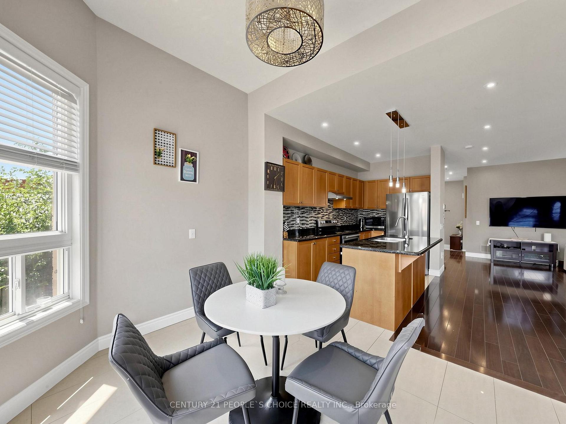 Photo 20 of 828 Khan Crescent, Mississauga, East Credit — HOMEH