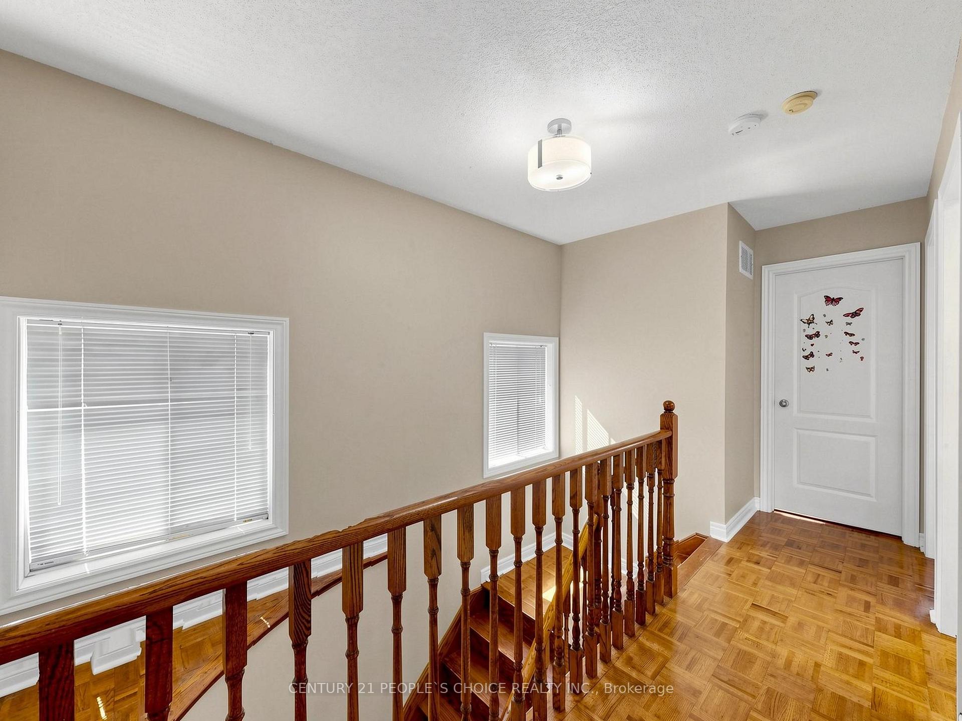 Photo 25 of 828 Khan Crescent, Mississauga, East Credit — HOMEH