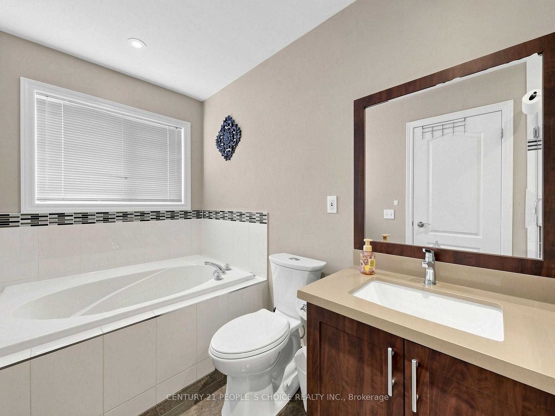 Photo 30 of 828 Khan Crescent, Mississauga, East Credit — HOMEH