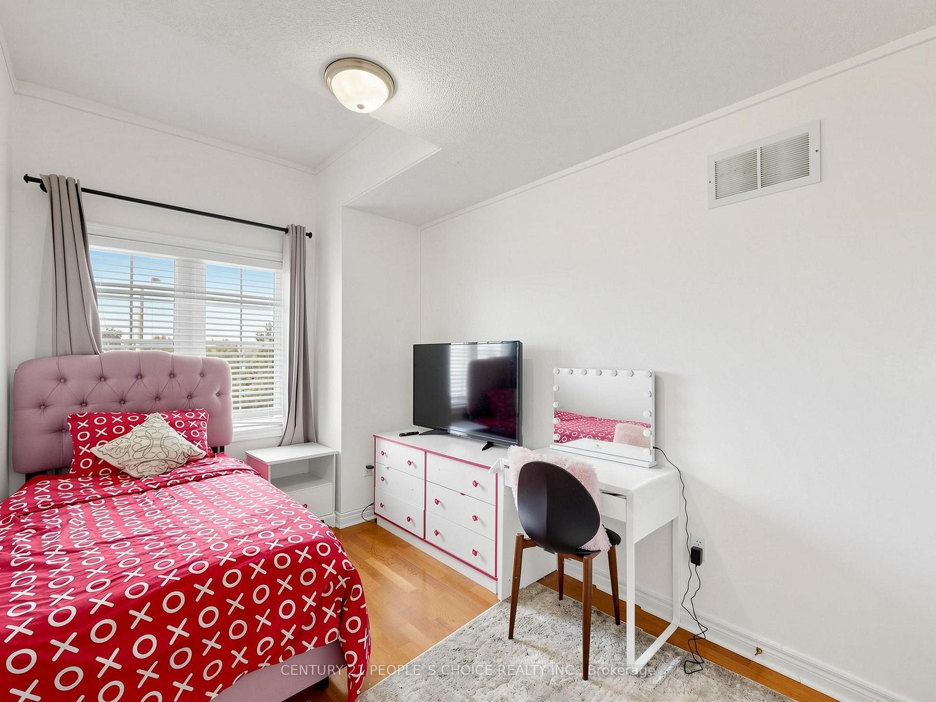 Photo 33 of 828 Khan Crescent, Mississauga, East Credit — HOMEH