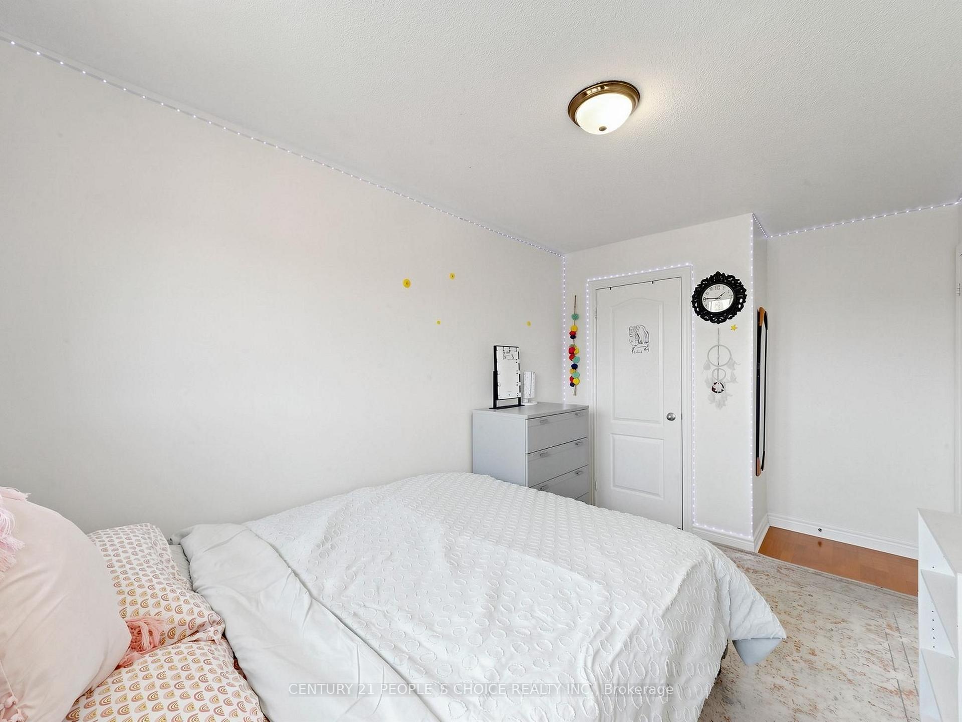 Photo 39 of 828 Khan Crescent, Mississauga, East Credit — HOMEH