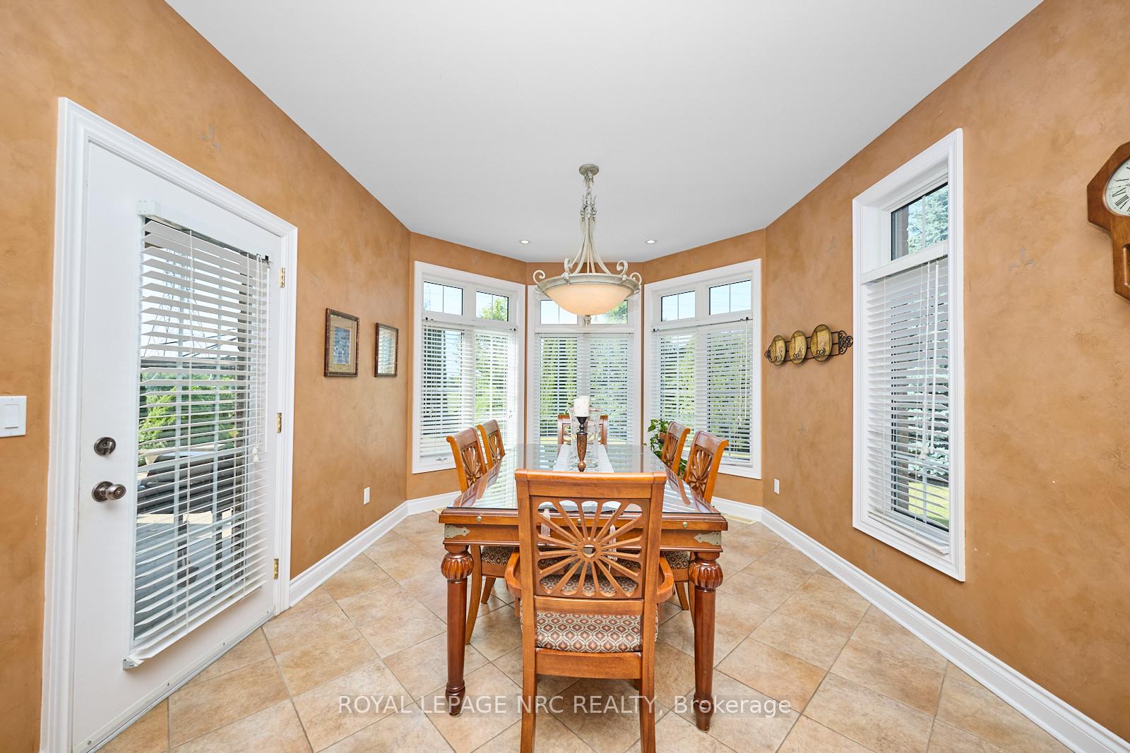 Photo 16 of 7995 Cathedral Drive, Niagara Falls, Mt. Carmel — HOMEH