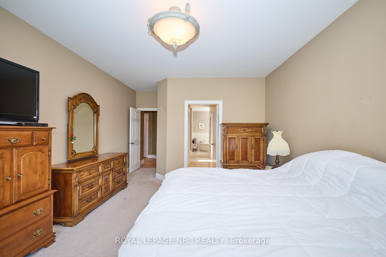 Photo 21 of 7995 Cathedral Drive, Niagara Falls, Mt. Carmel — HOMEH