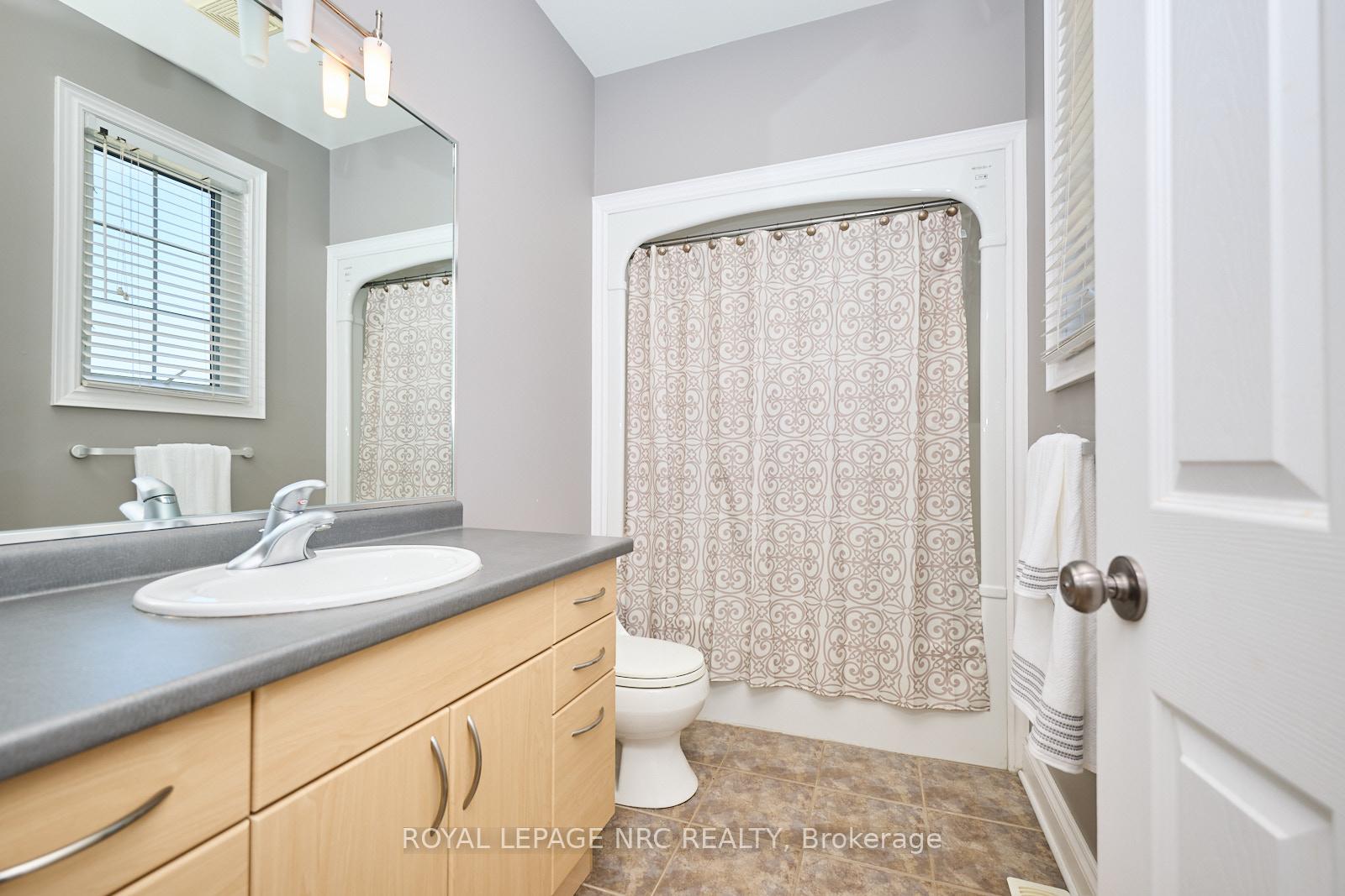 Photo 23 of 7995 Cathedral Drive, Niagara Falls, Mt. Carmel — HOMEH