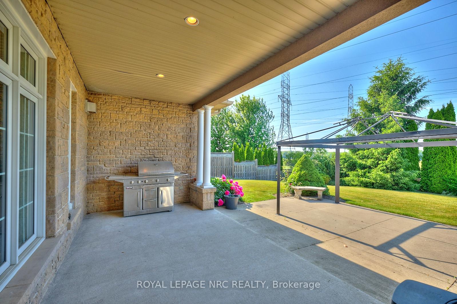 Photo 24 of 7995 Cathedral Drive, Niagara Falls, Mt. Carmel — HOMEH