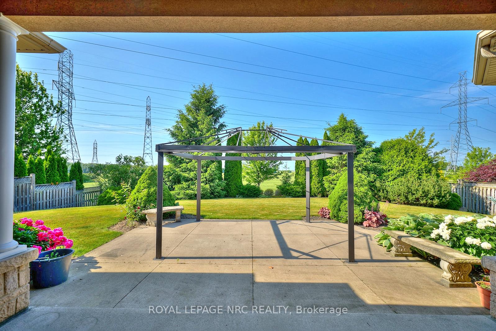 Photo 25 of 7995 Cathedral Drive, Niagara Falls, Mt. Carmel — HOMEH