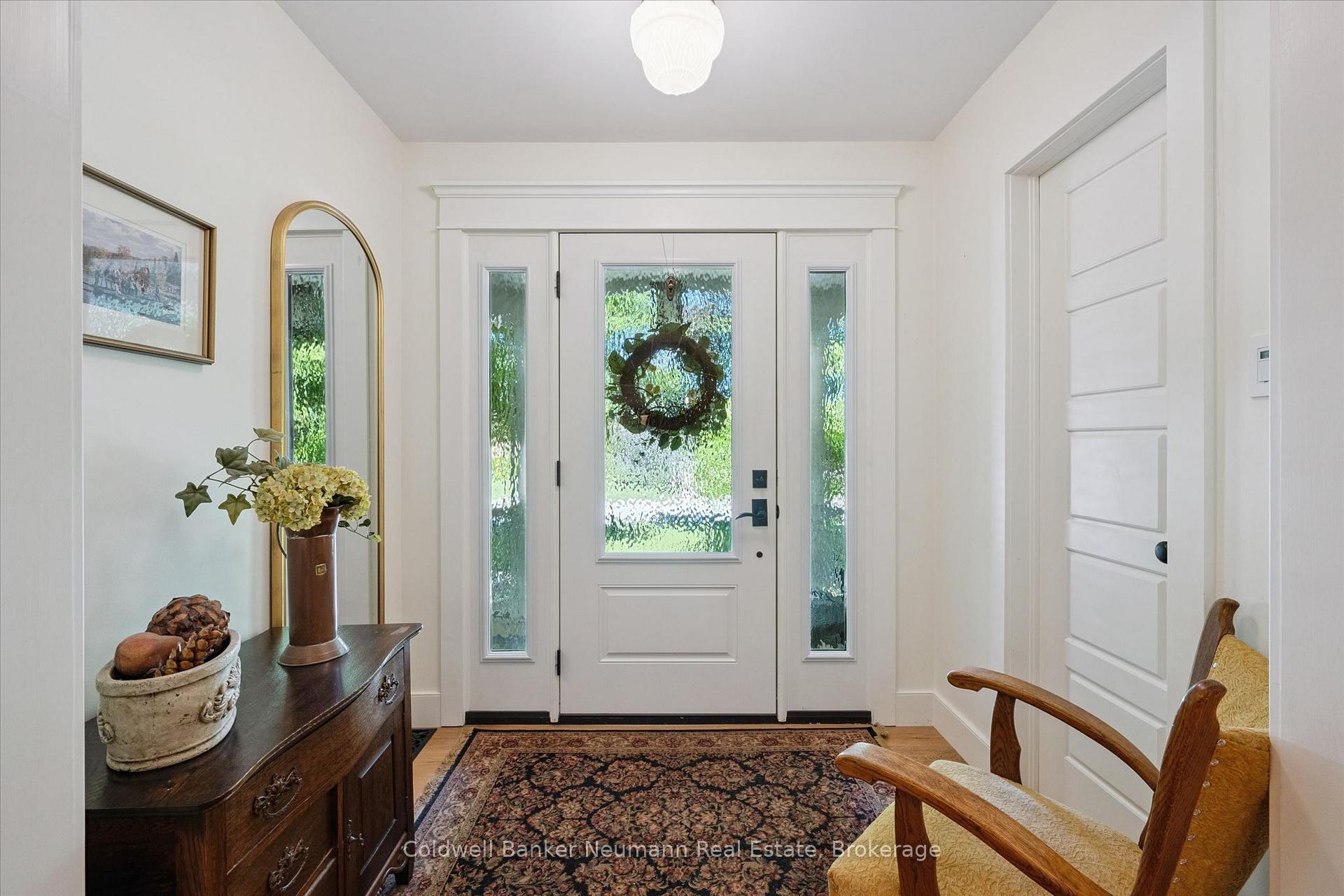 Photo 4 of 35 Monticello Crescent, Guelph, Kortright East — HOMEH