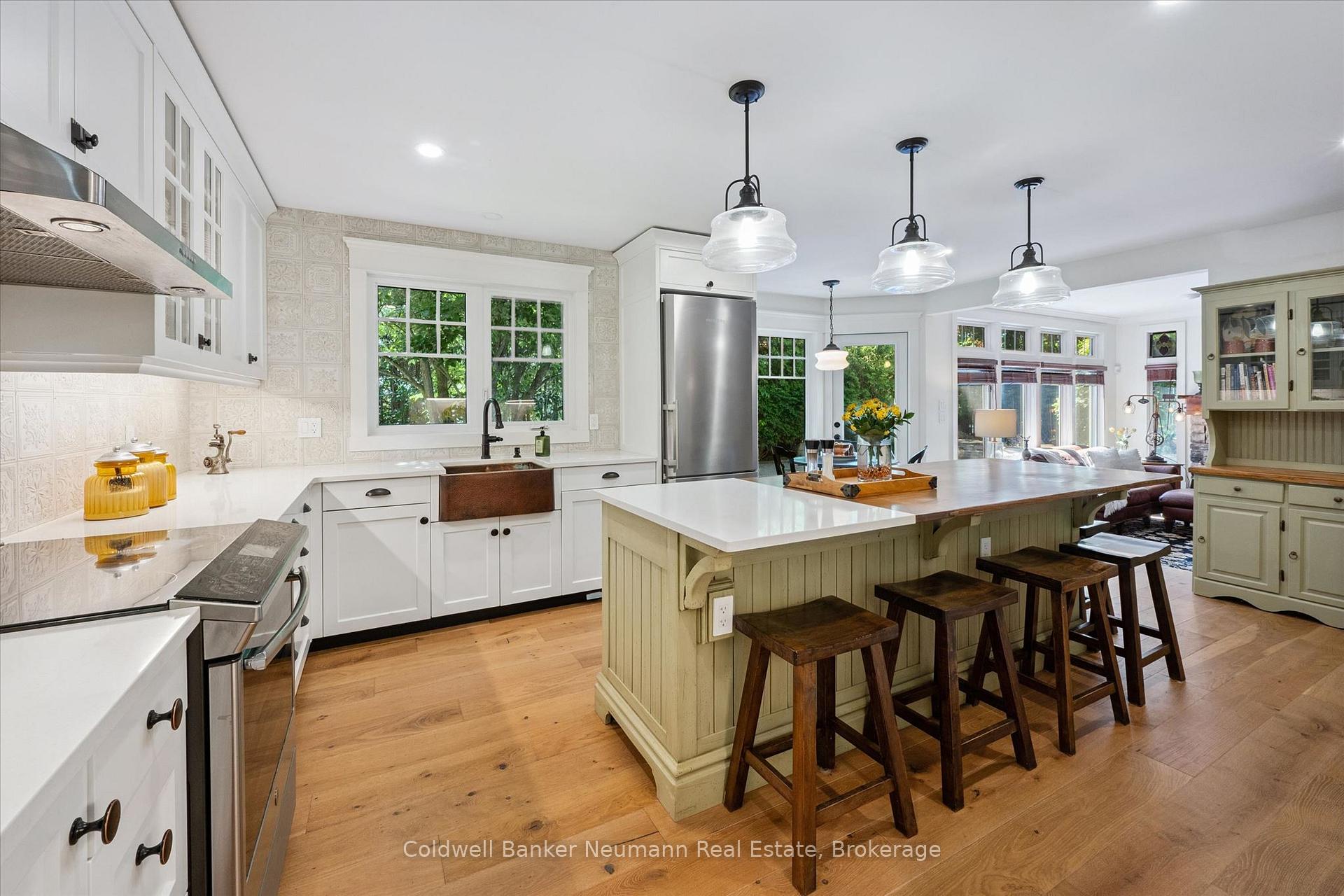 Photo 8 of 35 Monticello Crescent, Guelph, Kortright East — HOMEH