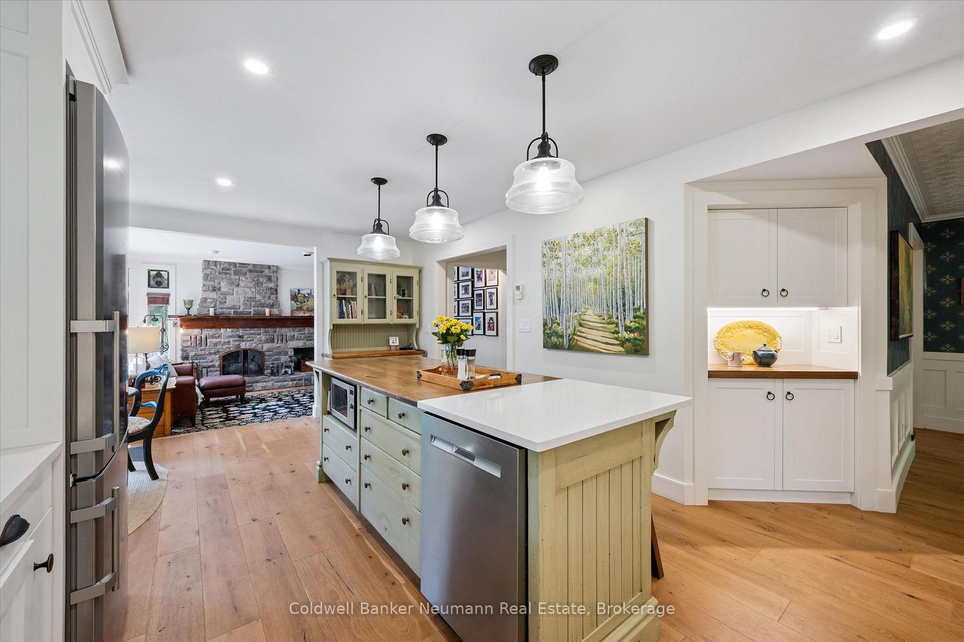 Photo 10 of 35 Monticello Crescent, Guelph, Kortright East — HOMEH