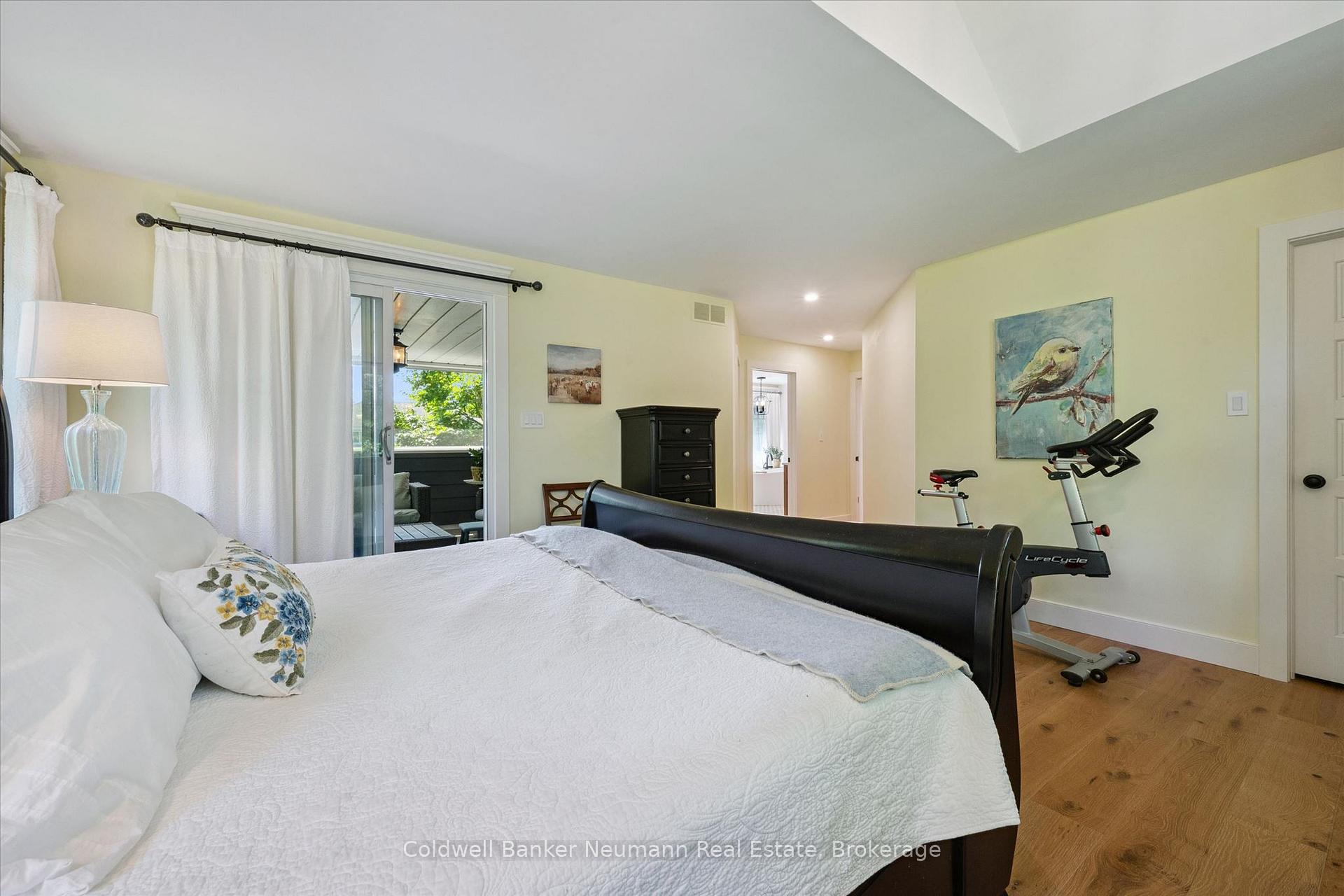 Photo 23 of 35 Monticello Crescent, Guelph, Kortright East — HOMEH