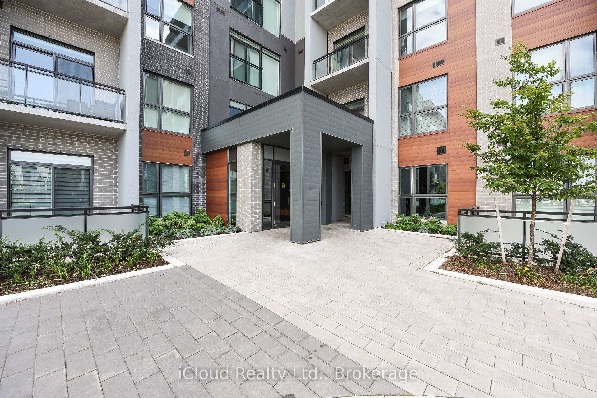 Photo 2 of Unit 004, 95 Dundas Street, Oakville, Glenorchy — HOMEH