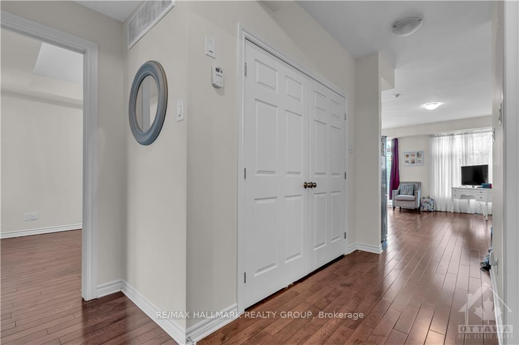 Photo 10 of Unit C, 326 Everest Private, Ottawa, Elmvale Acres — HOMEH