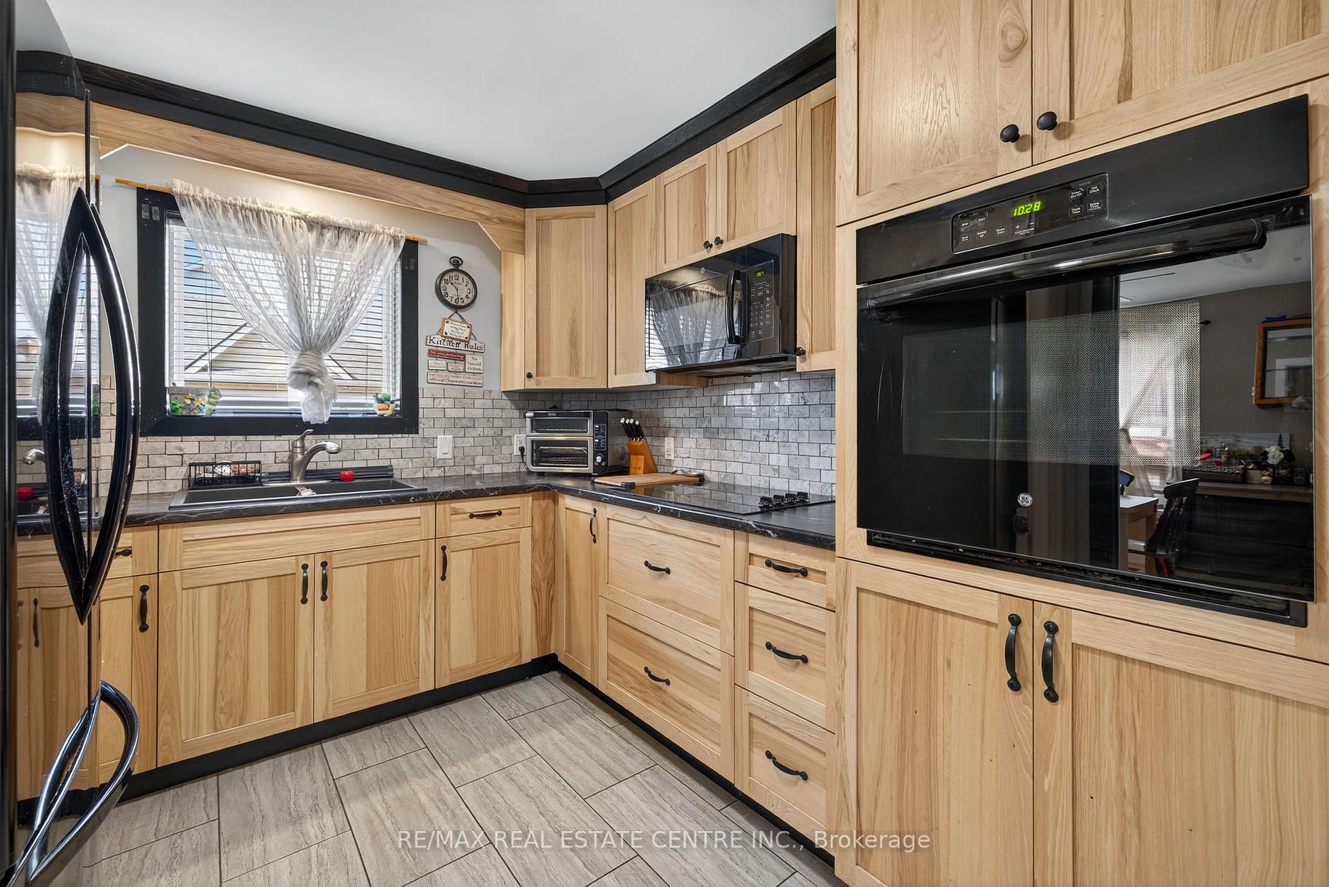 Photo 16 of 135 Frederick Street E, Wellington North, Arthur — HOMEH