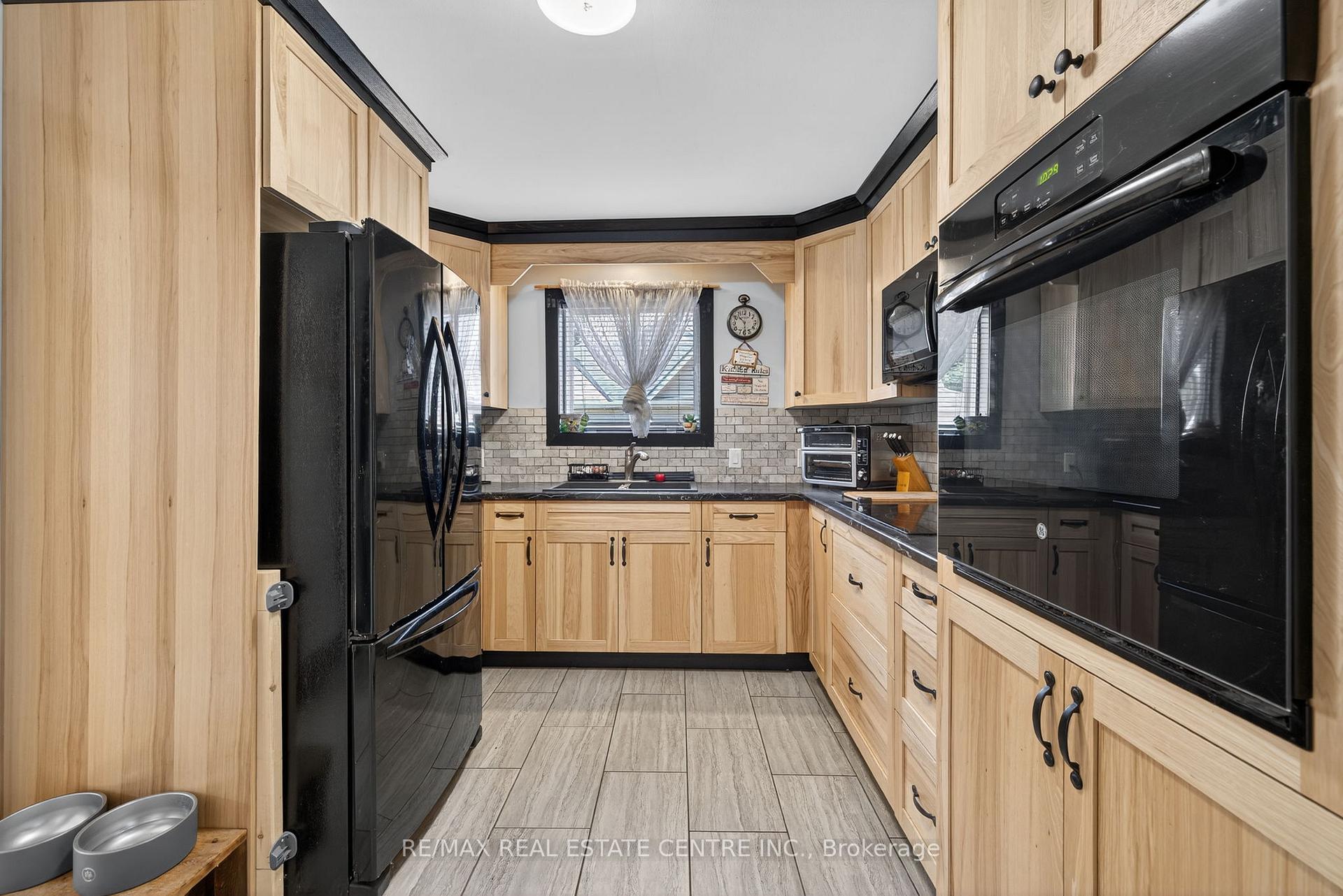 Photo 17 of 135 Frederick Street E, Wellington North, Arthur — HOMEH