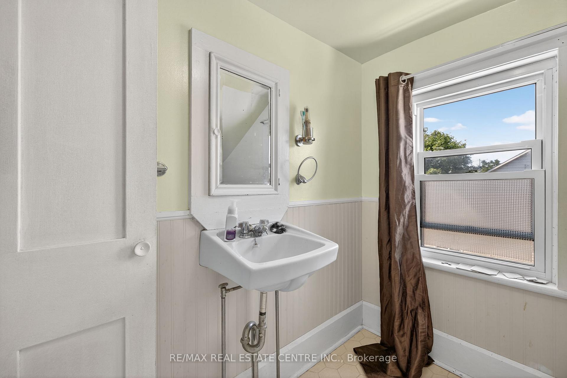 Photo 32 of 135 Frederick Street E, Wellington North, Arthur — HOMEH