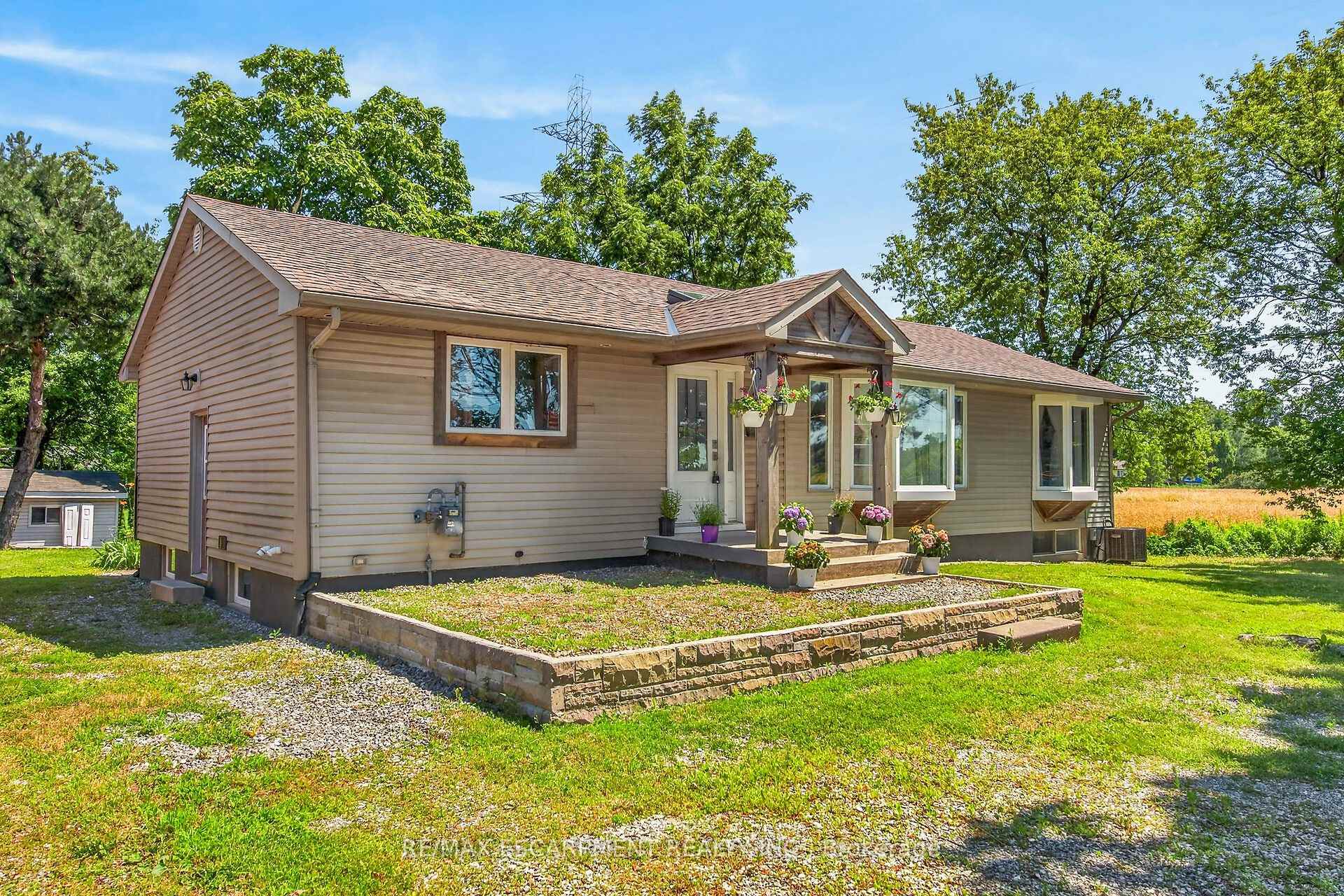 Photo 1 of 129 Aldercrest Avenue, Hamilton, Rural Glanbrook — HOMEH